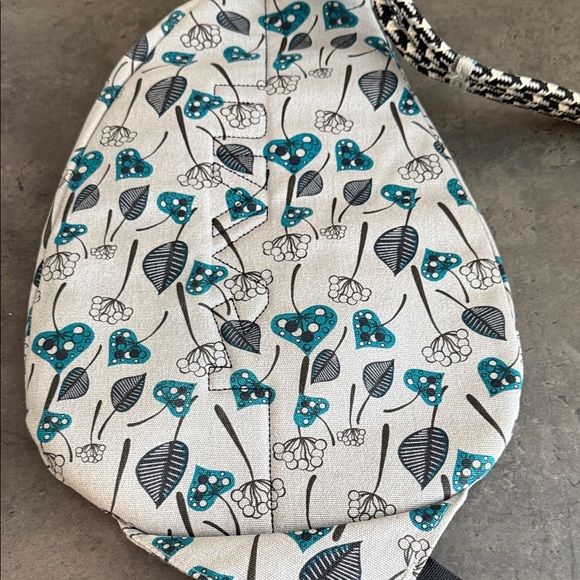 Kavu Teal and Gray Patterned Sling Bag - Picture 5 of 7
